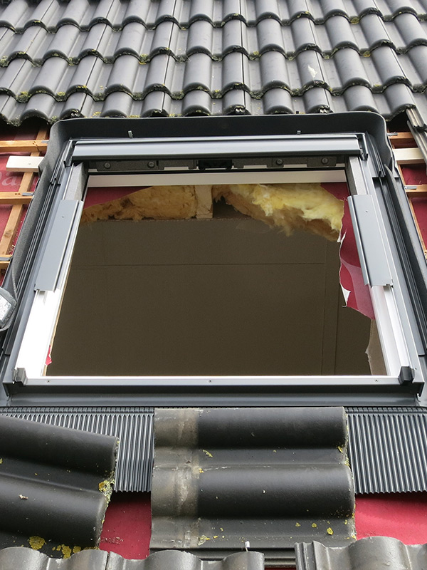 Pose de fenêtres de toit Velux à Chelles (77500) en Seine et Marne (77) Pose de fenêtres de toit Velux à Chelles (77500) en Seine et Marne (77)